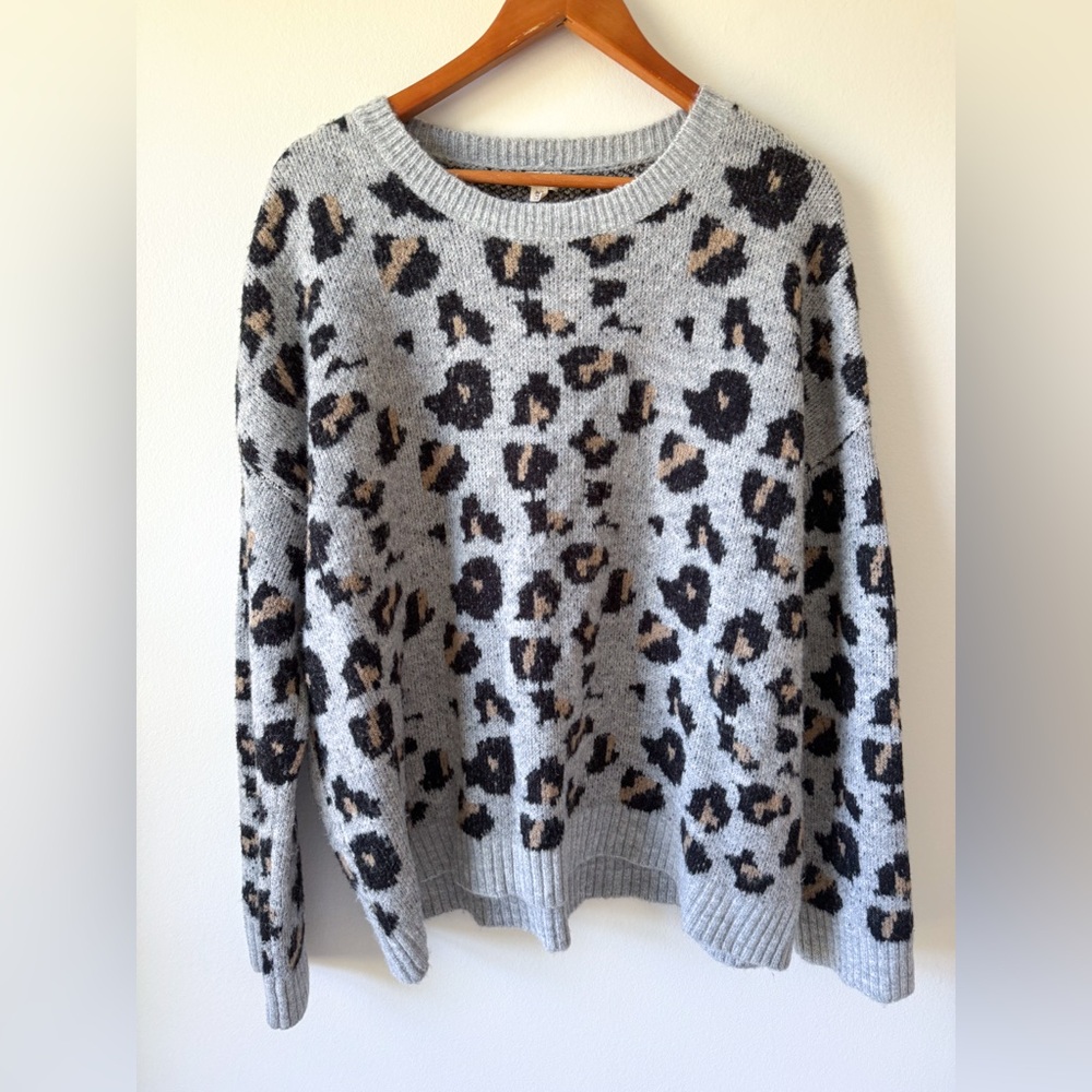 Leopard Print Gray Sweater